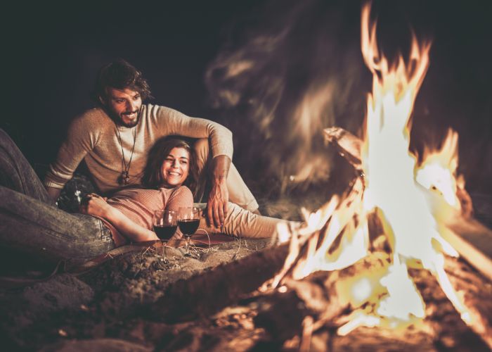 Romantic Bonfire Date Ideas Every Couple Should Try This Season
