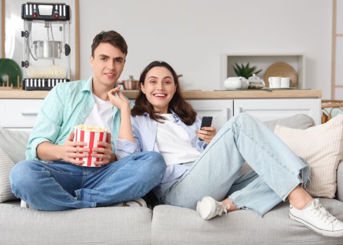 How to Host a Movie Night at Home That Feels Cozy and Special