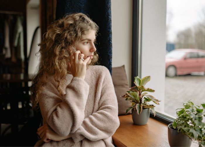 How to Overcome Loneliness in a Relationship Before Gaps Widen