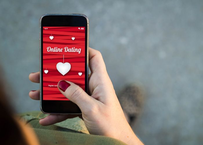 How to Be Good at Online Dating and Make Genuine Connections