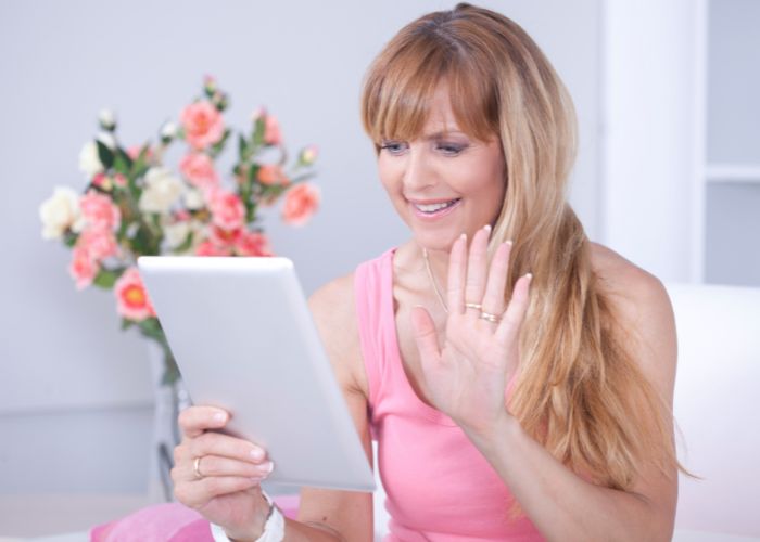 15 Online Dating Red Flags That Signal Trouble Ahead