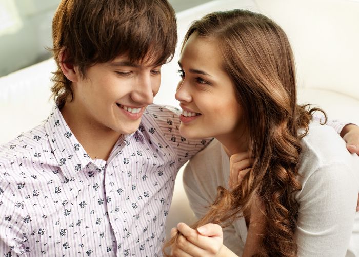 Emotional Connection With a Man: Signs, Secrets, and What Works