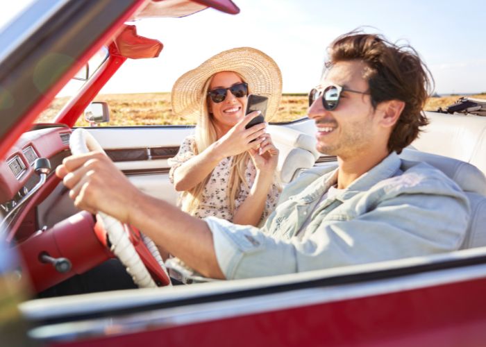 12 Cute Road Trip Ideas for Couples to Spark New Adventure