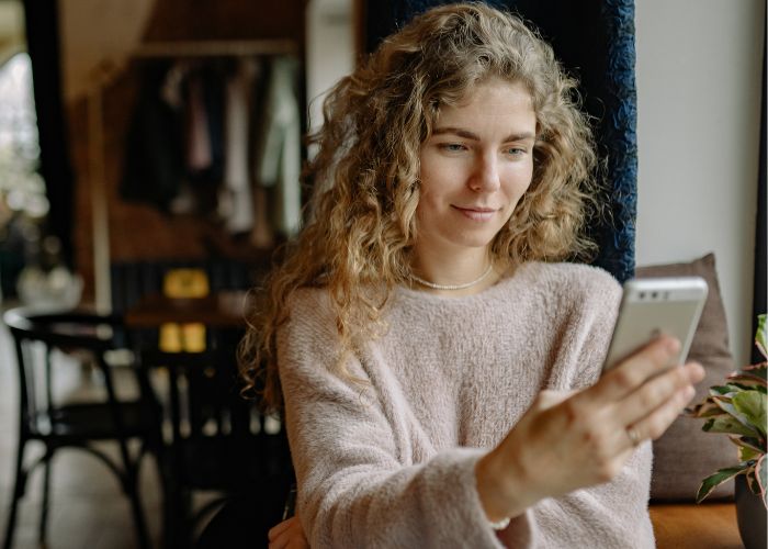 Social Media Relationships and the Hidden Impact on Modern Love