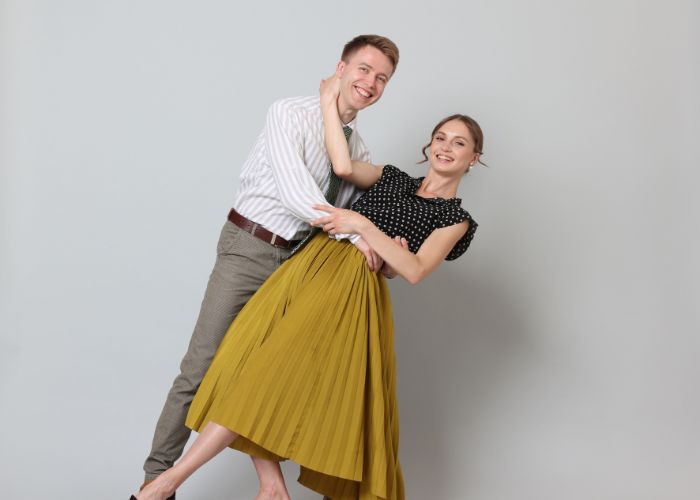 10 Romantic Dance Ideas for Couples to Feel Closer
