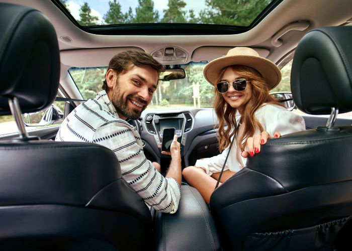 Best Road Trip Games for Couples to Make Long Drives Shorter