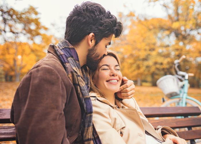 How to Stop Overthinking in Love and Enjoy the Present