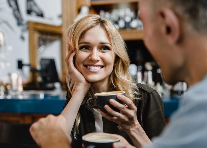 How to Attract the Right Man Without Chasing or Performing