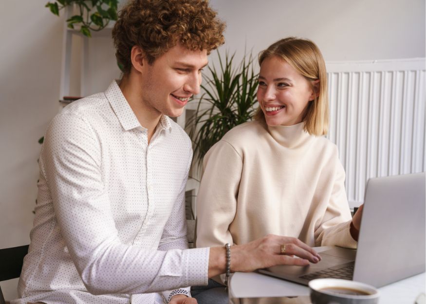 15 Dos and Don'ts of Dating a Coworker (To Protect Love and Career)