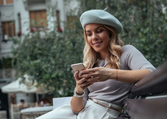 75 I Miss You Texts to Send When You Can’t Stop Thinking About Someone